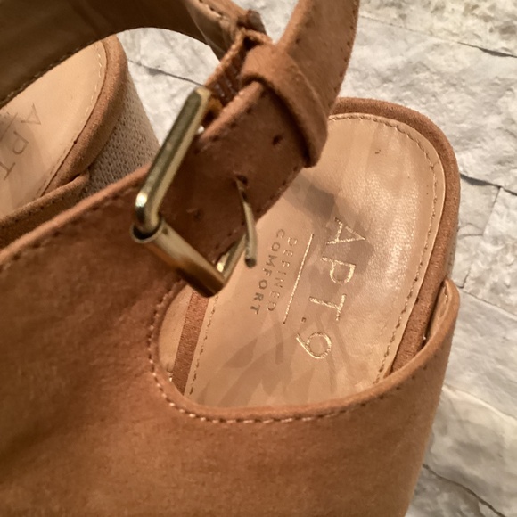 Apt. 9 tan Faux-Suede Wedge Sandals - Picture 3 of 12
